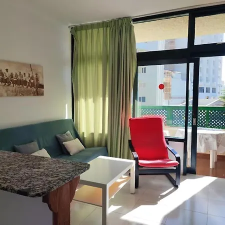 200 M De La Playa Apartment *