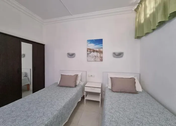 200 M De La Playa Apartment